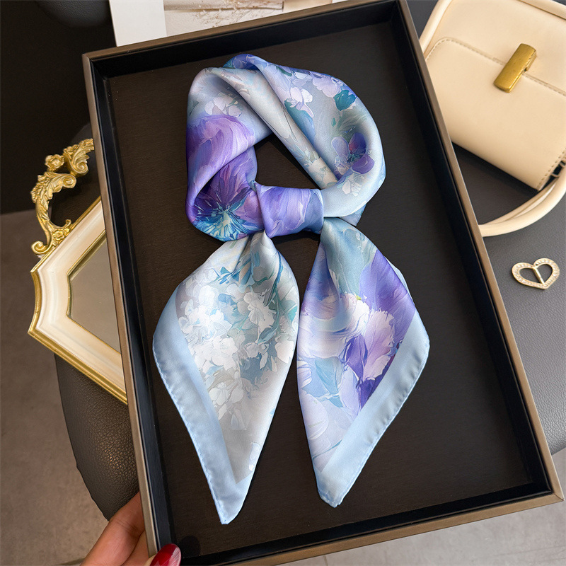 Silk Neck Scarf - Pañuelo cuadrado de seda con estampado