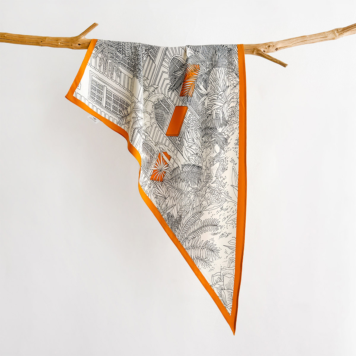 Ascot Neck Scarf - Pañuelo Triangular de Seda de Morera