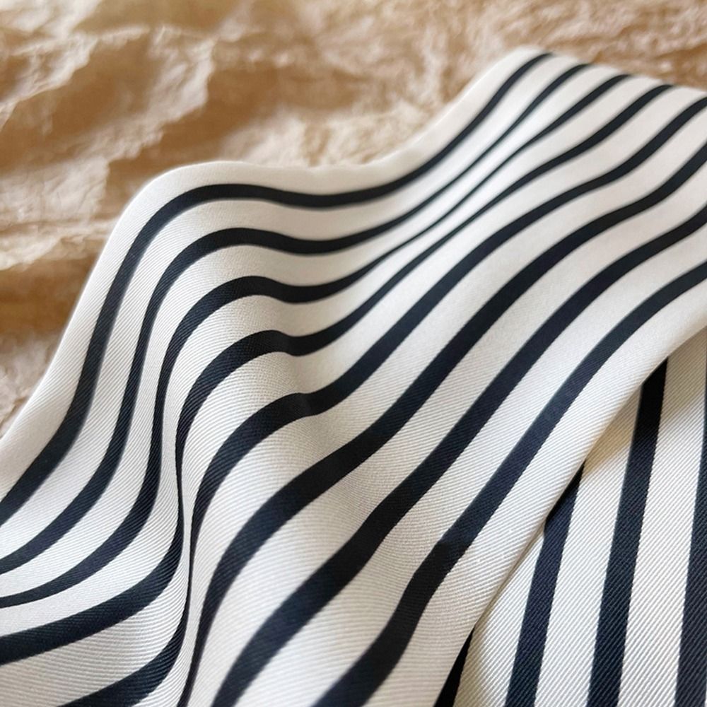 Elegante pañuelo francés a ray - Silk Tie Striped reseña y precio