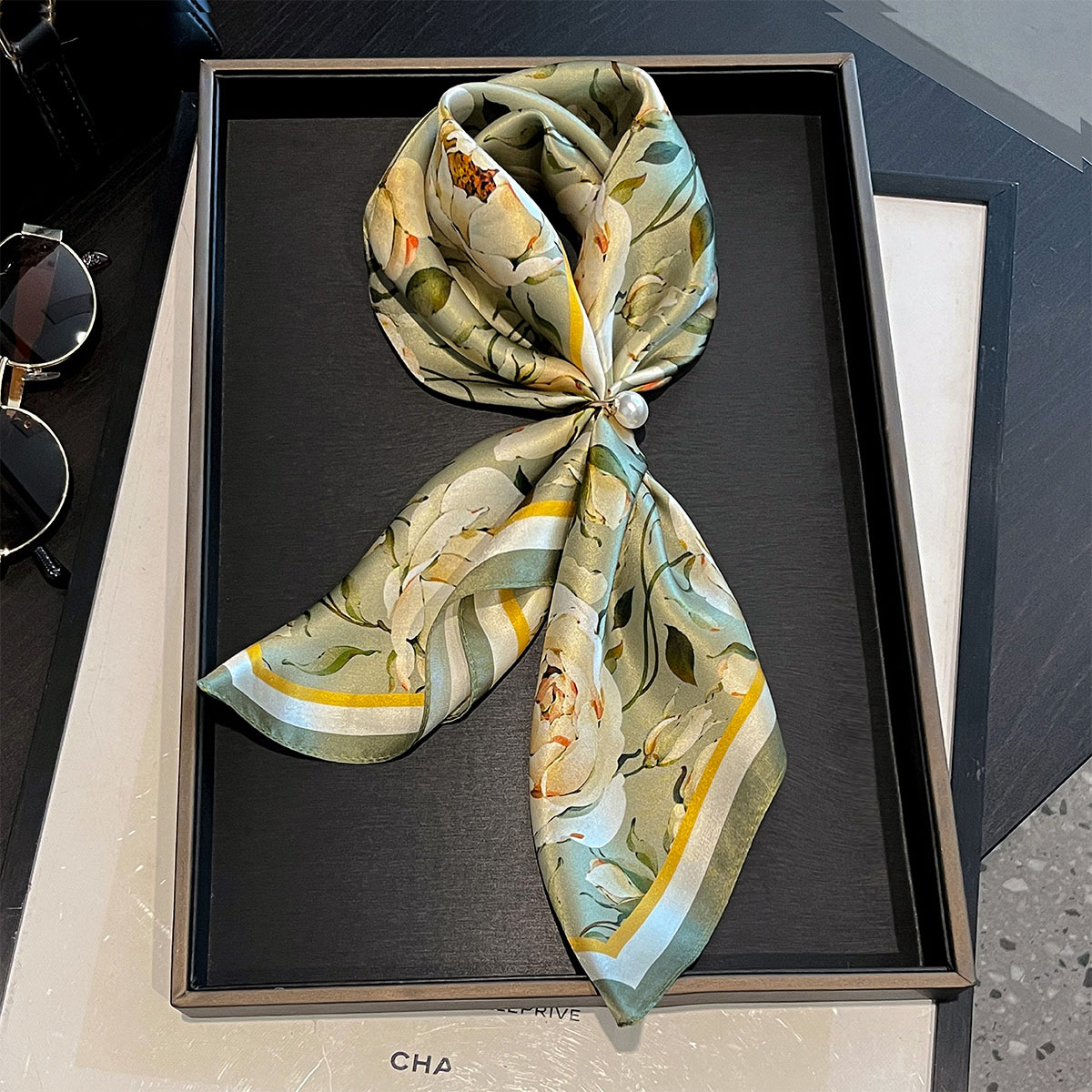 Pañuelo cuadrado Floral de 65c - Bandana Cotton reseña y precio