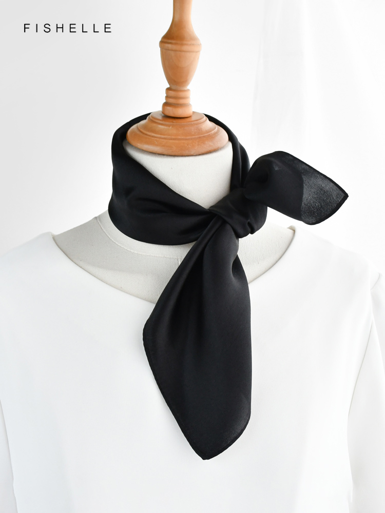 Bufanda de seda pura negra de  - Silk Neck Scarf reseña y precio