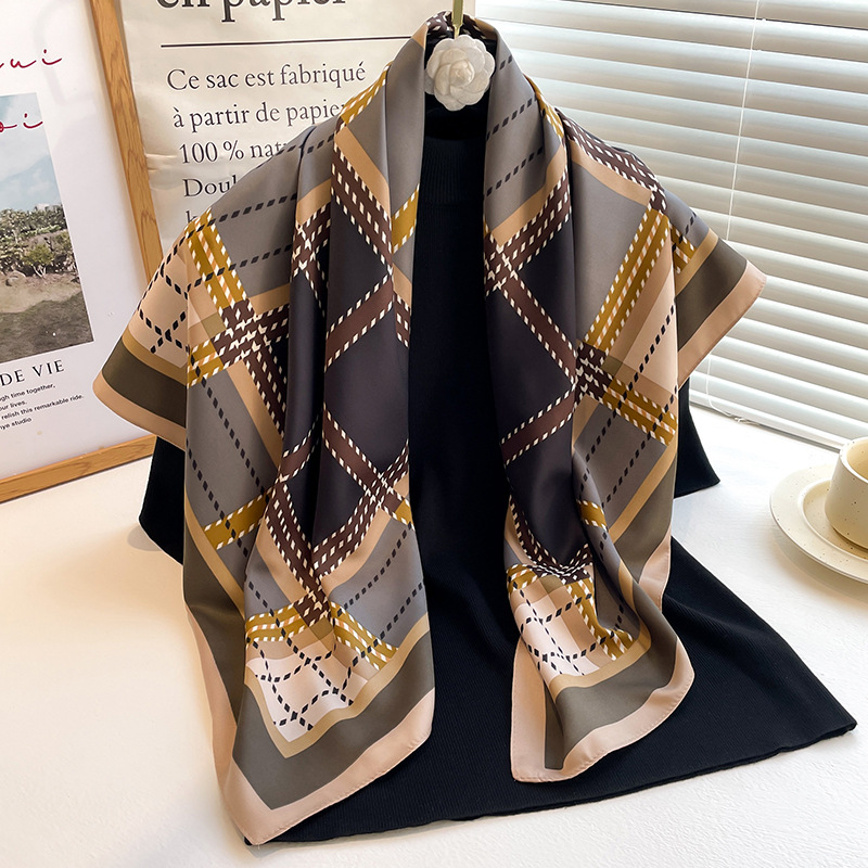 Nuevo pañuelo cuadrado de seda - Silk Tie Striped reseña y precio