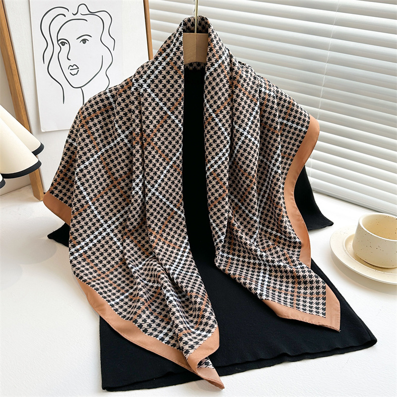Nuevo pañuelo cuadrado de seda - Silk Tie Striped reseña y precio