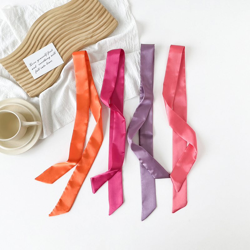 Bufanda estrecha de seda satin - Ascot Neck Scarf reseña y precio