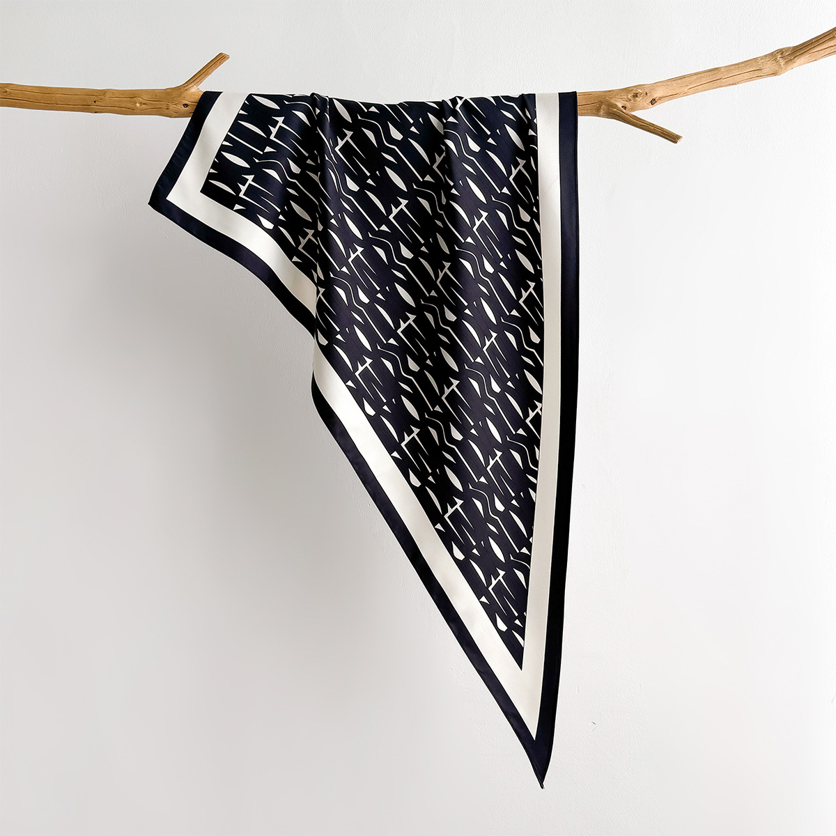 Pañuelo cuadrado estampado de  - Silk Neck Scarf reseña y precio